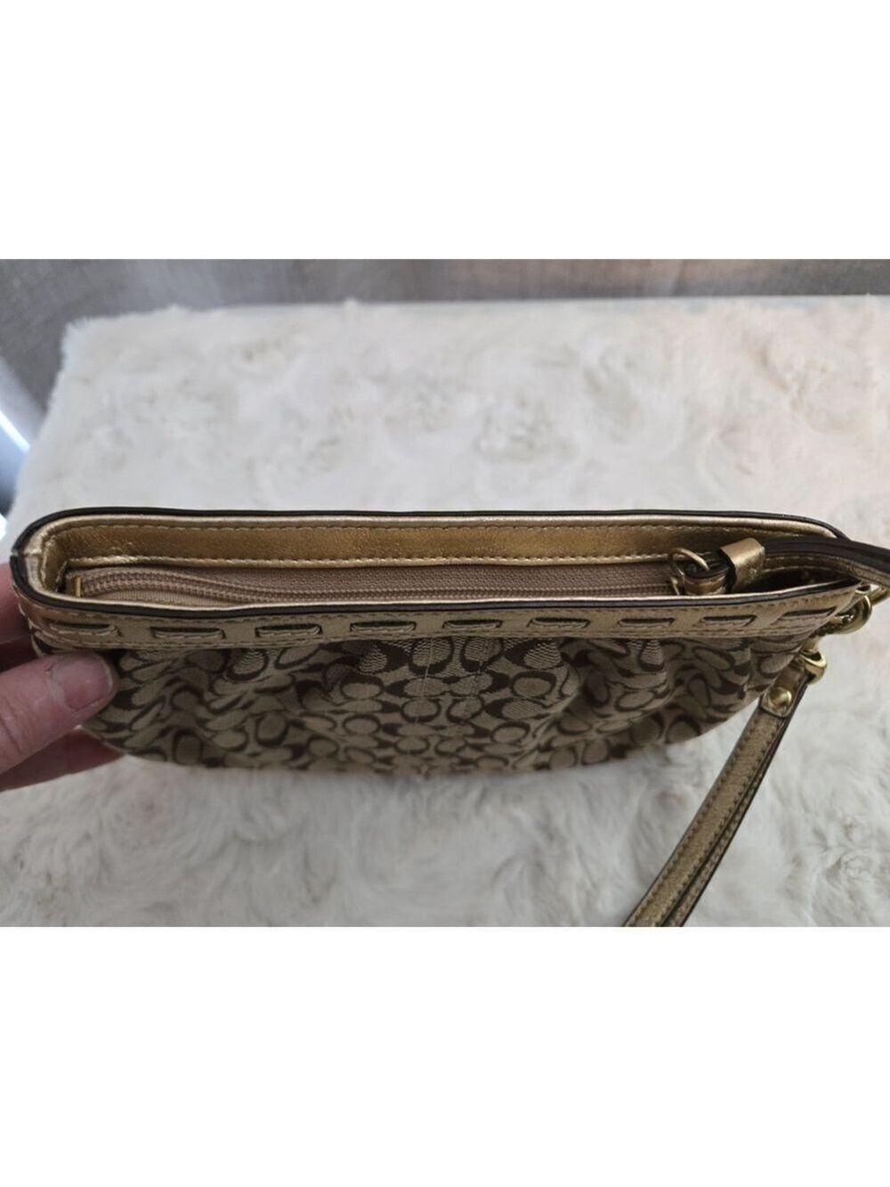 NWOT Coach Signature C Metalic Accented Wristlet Y2K - Picture 7 of 9